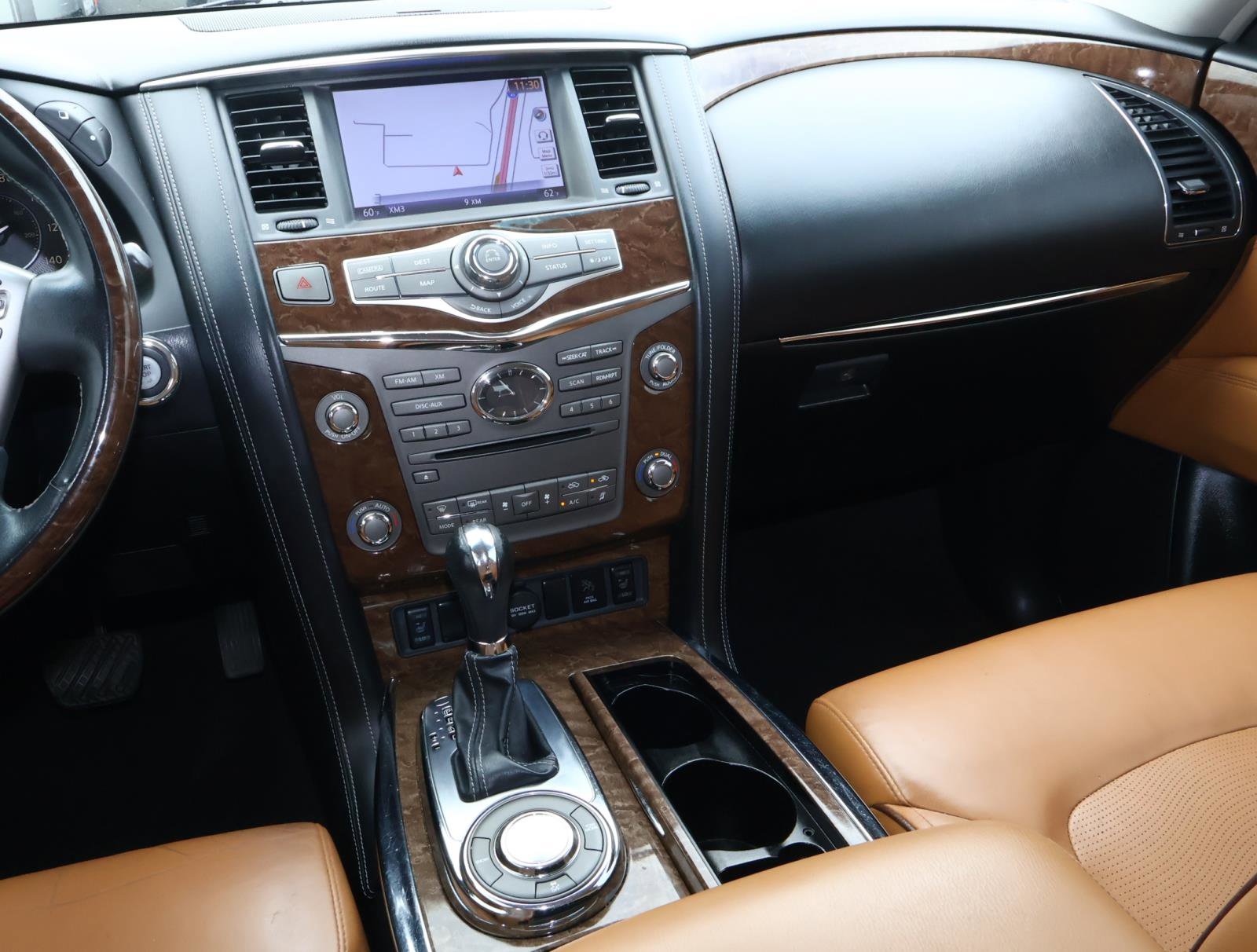 Used 2017 INFINITI QX80 Signature Edition RWD image 10
