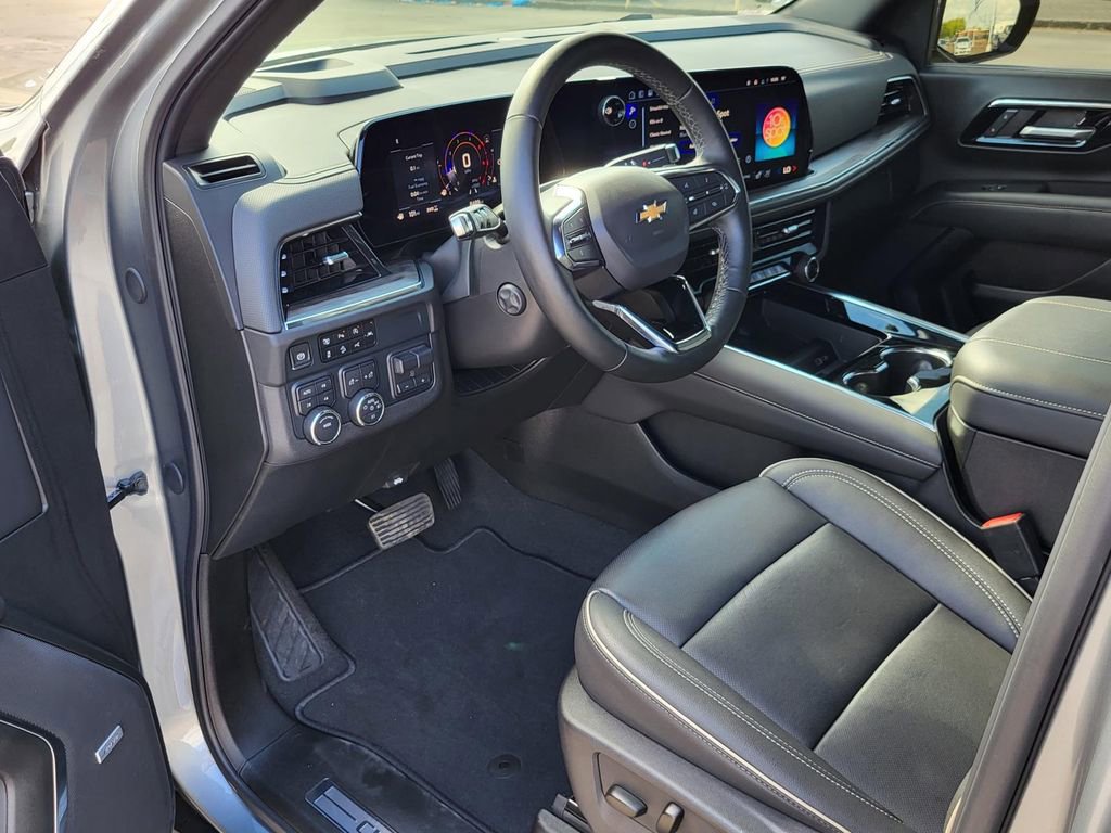 Certified 2025 Chevrolet Tahoe Premier w/ Sun And Tow Package AWD/4WD image 16