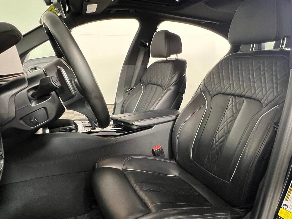 Used 2023 BMW M550i xDrive w/ Executive Package AWD/4WD image 20