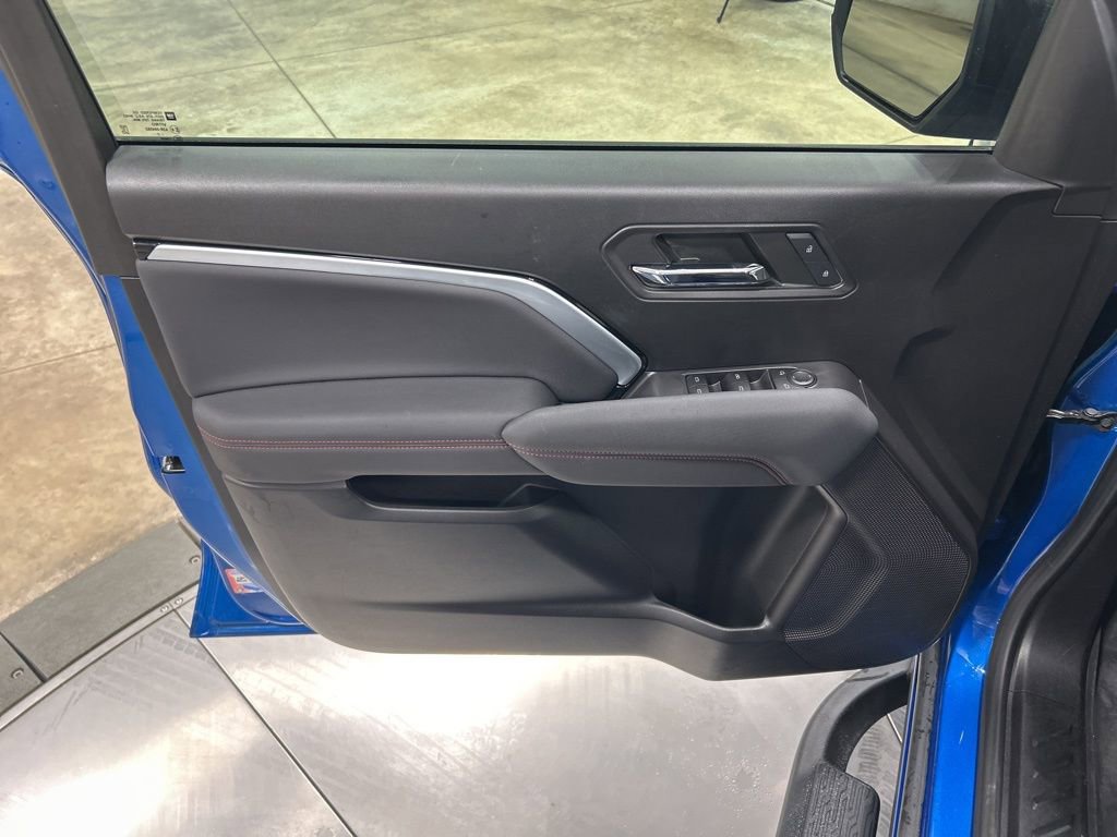 Used 2023 Chevrolet Colorado Z71 w/ Z71 Convenience Package 2 image 12