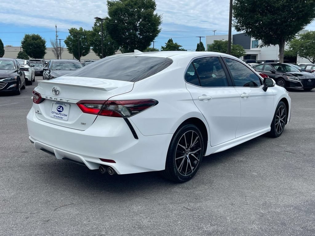 Used 2024 Toyota Camry SE FWD image 3