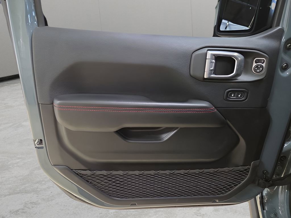 Used 2024 Jeep Wrangler Unlimited Rubicon image 10