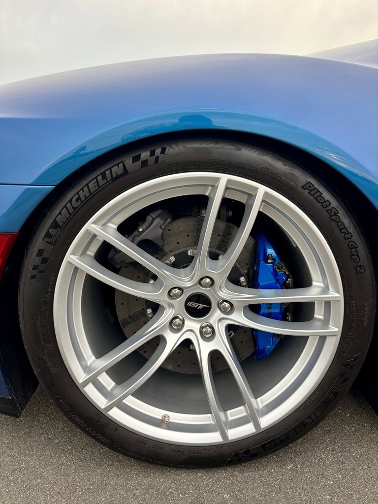 Used 2022 Ford GT RWD image 14