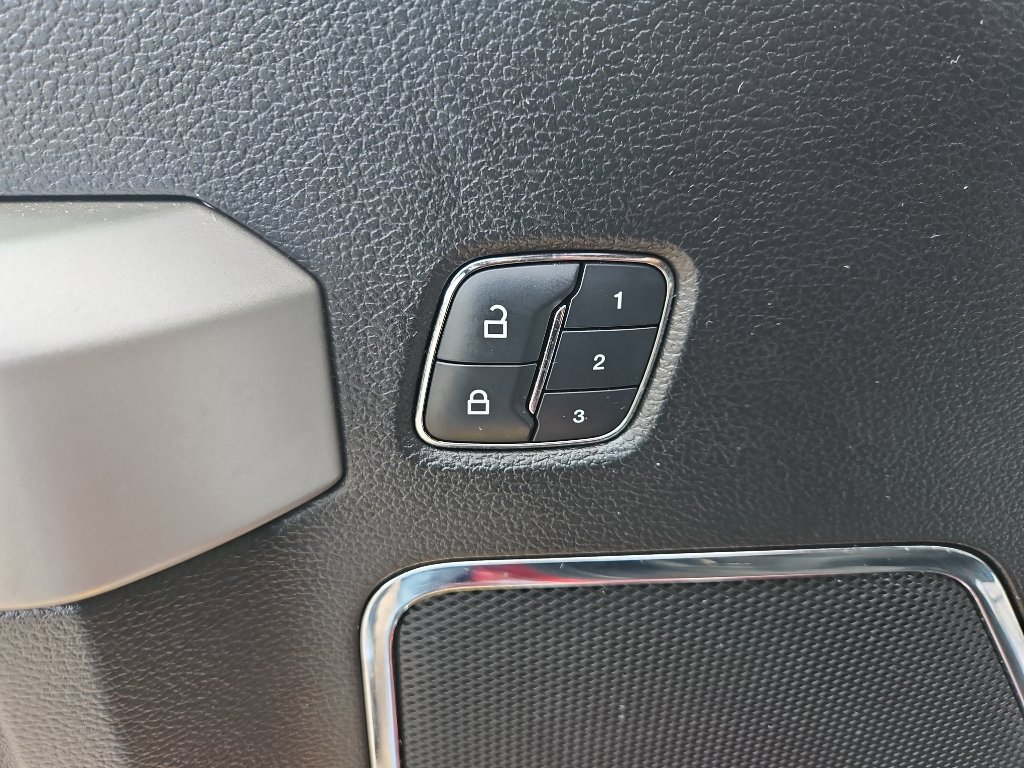 Used 2018 Ford F150 Lariat RWD image 11