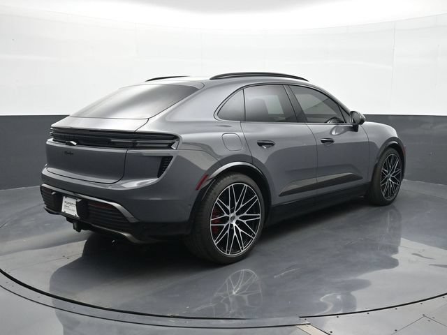 Certified 2025 Porsche Macan Turbo Electric AWD/4WD image 23