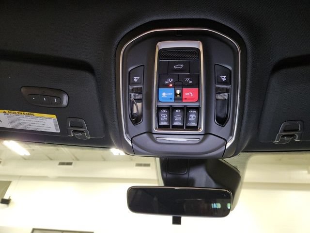 Used 2026 Jeep Grand Cherokee Limited AWD/4WD image 19