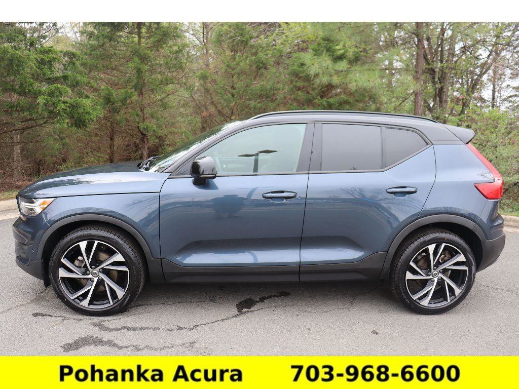 Used 2022 Volvo XC40 T5 R-Design w/ Advanced Package image 4