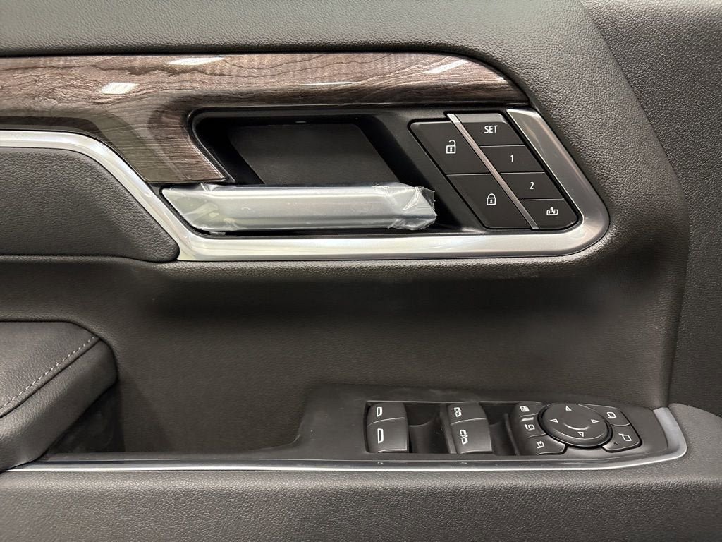 New 2026 Chevrolet Silverado 2500 LTZ w/ LTZ Plus Package AWD/4WD image 17