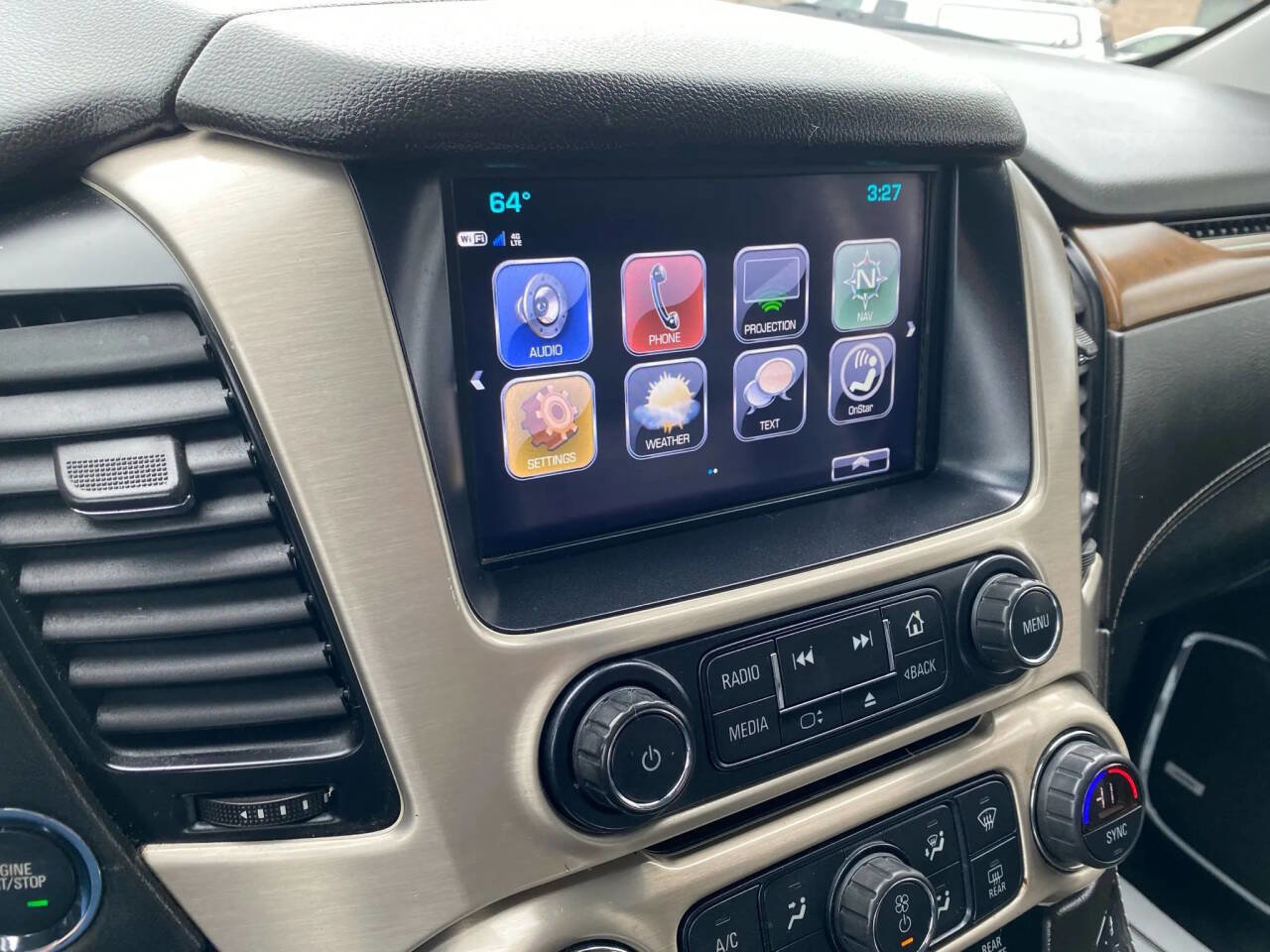 Used 2020 GMC Yukon XL Denali image 16