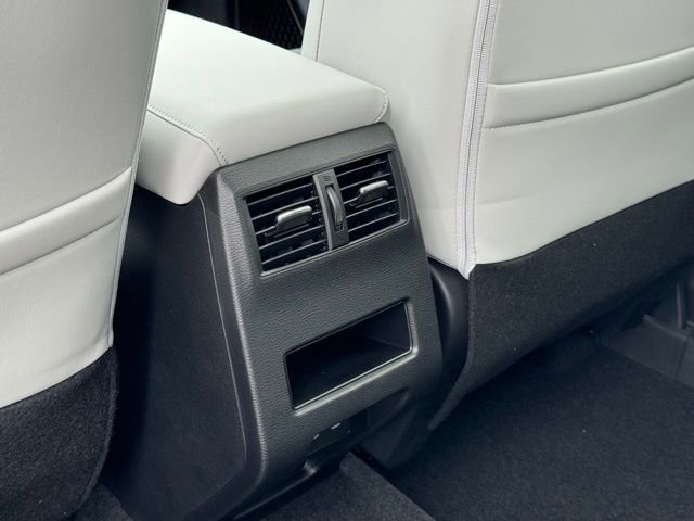 New 2025 Mitsubishi Outlander SE image 13