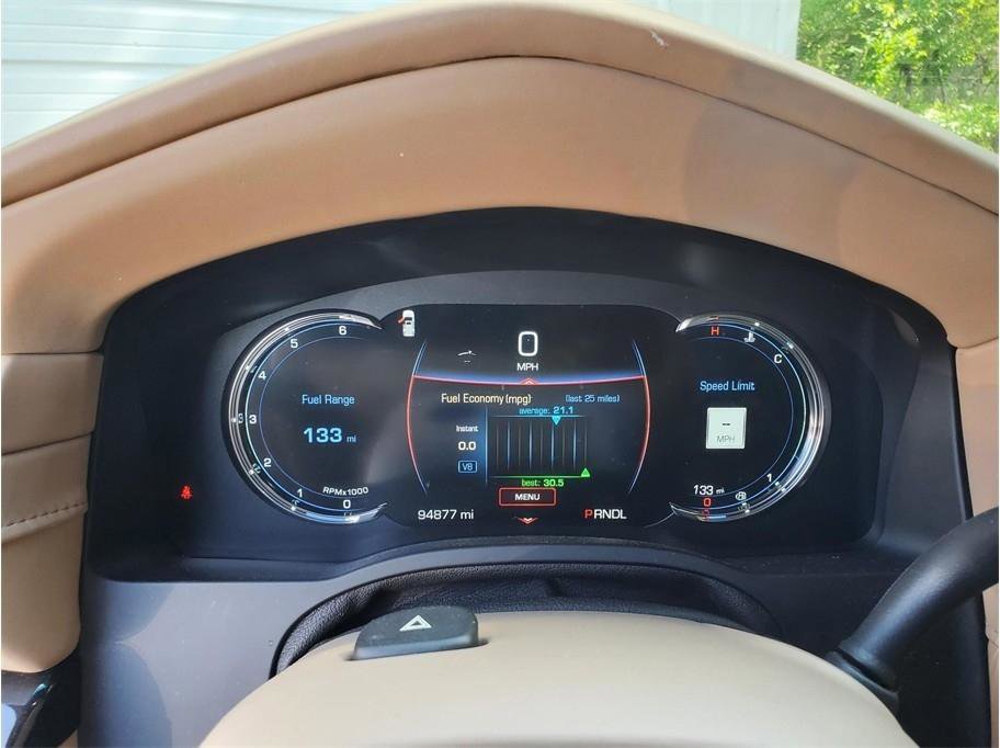 Used 2018 Cadillac Escalade ESV Platinum AWD/4WD image 34