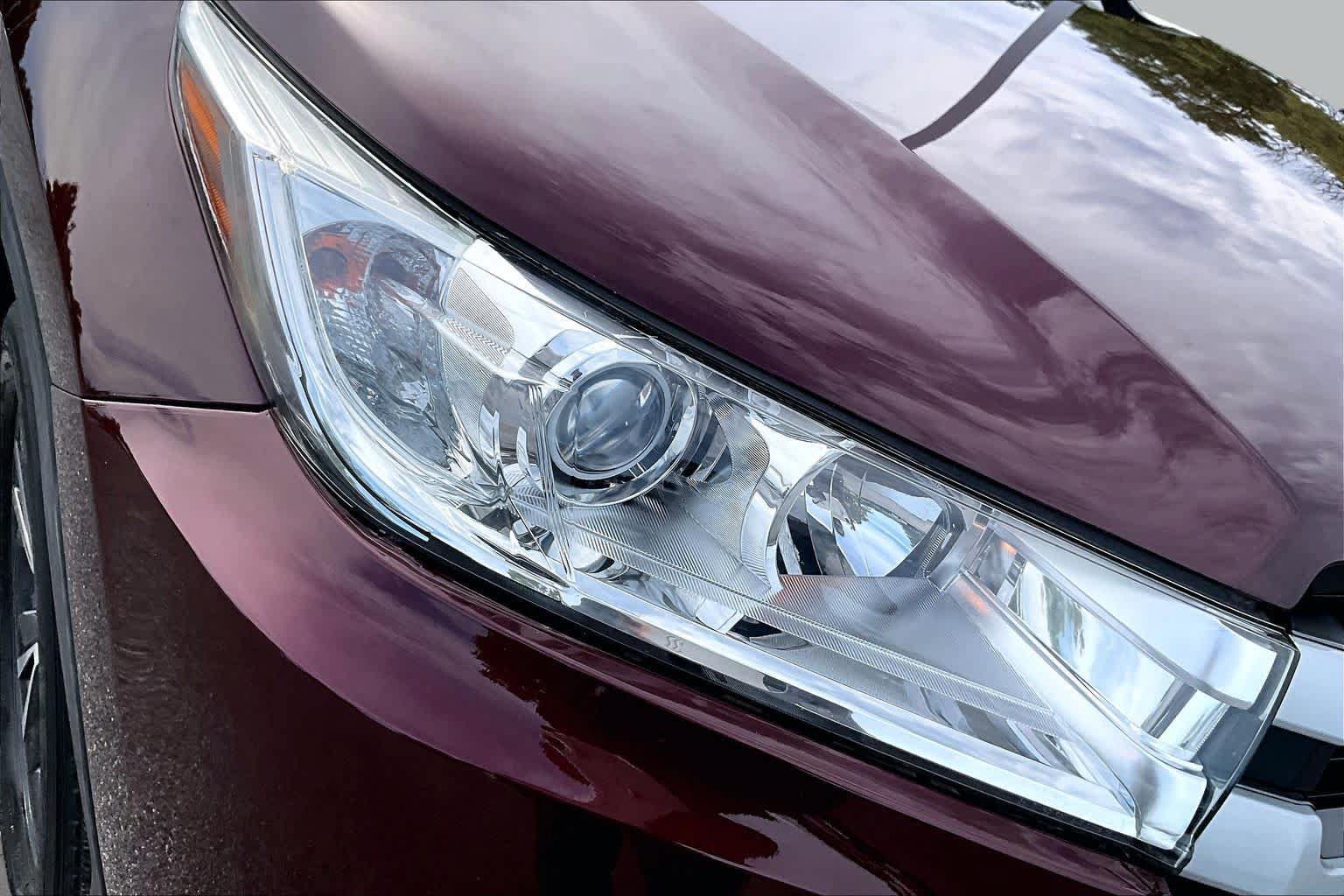 Used 2019 Toyota Highlander Plus AWD/4WD image 23