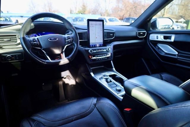 Used 2020 Ford Explorer ST w/ Premium Technology Package image 32