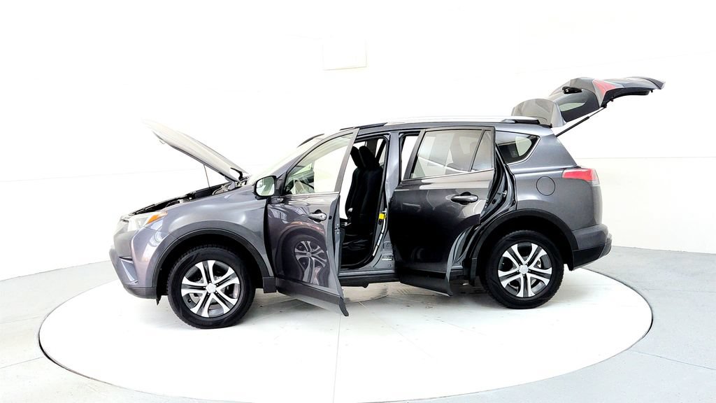 Used 2016 Toyota RAV4 LE AWD/4WD image 10