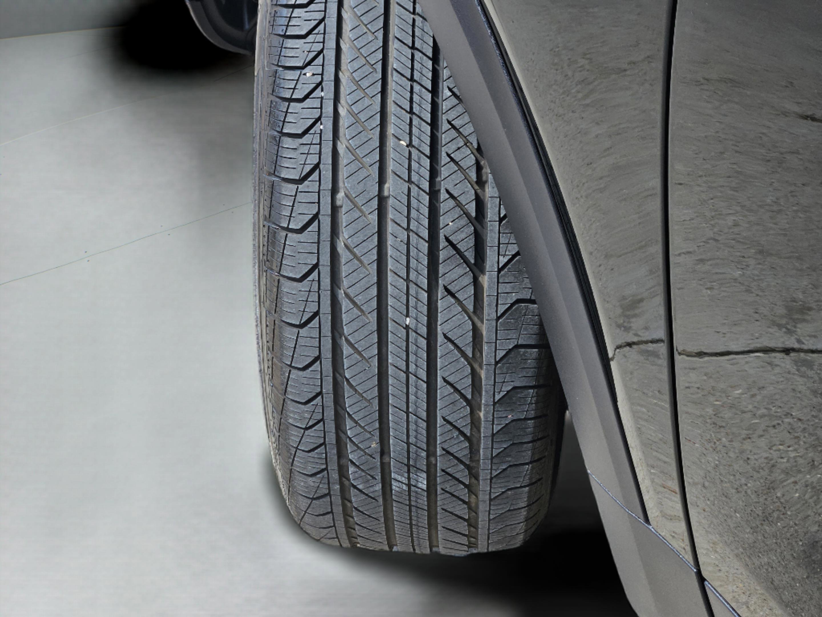 Certified 2025 Mercedes-Benz GLB 250 image 25