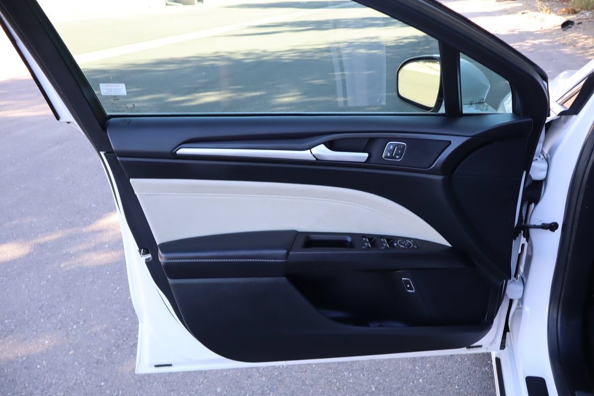 Used 2017 Ford Fusion Energi Titanium FWD image 24