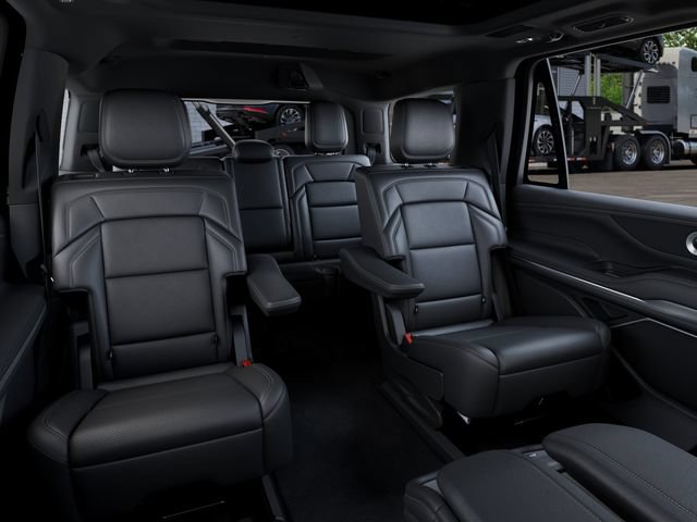 New 2027 Lincoln Navigator Reserve AWD/4WD image 11