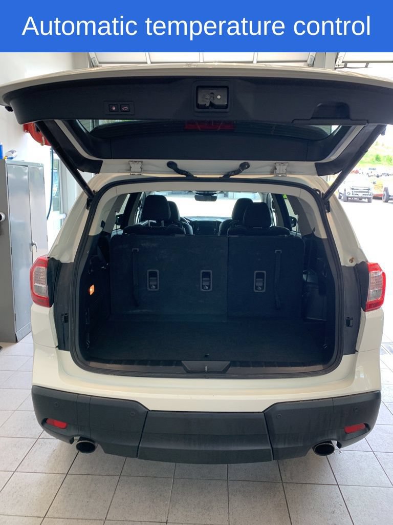 Used 2023 Subaru Ascent Onyx Edition AWD/4WD image 9