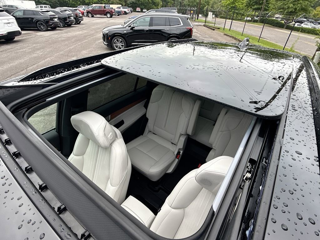New 2026 Cadillac Vistiq Sport w/ LPO, Floor Liner Package image 23