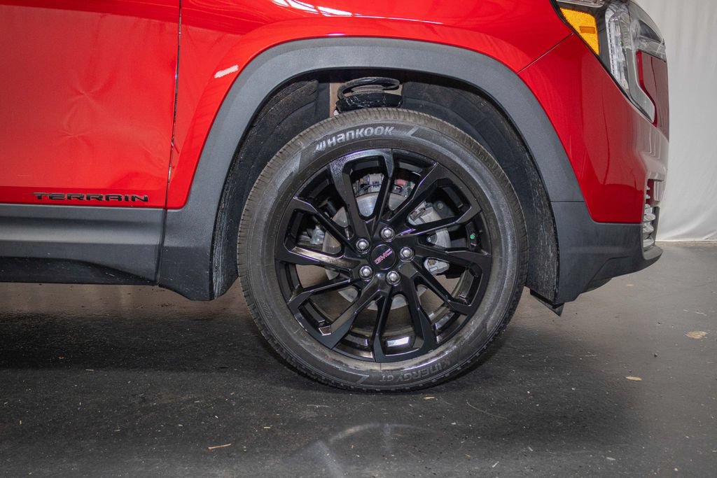Used 2023 GMC Terrain SLE w/ Driver Convenience Package AWD/4WD image 9