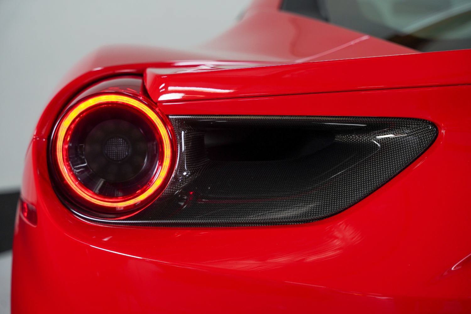 Used 2017 Ferrari 488 GTB RWD image 20