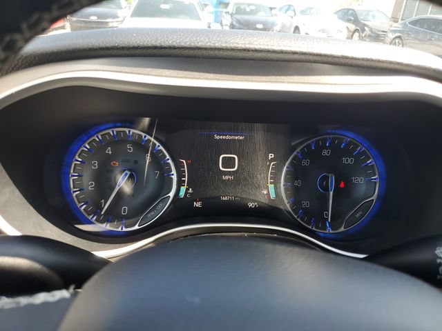 Used 2022 Chrysler Pacifica Touring-L FWD image 23