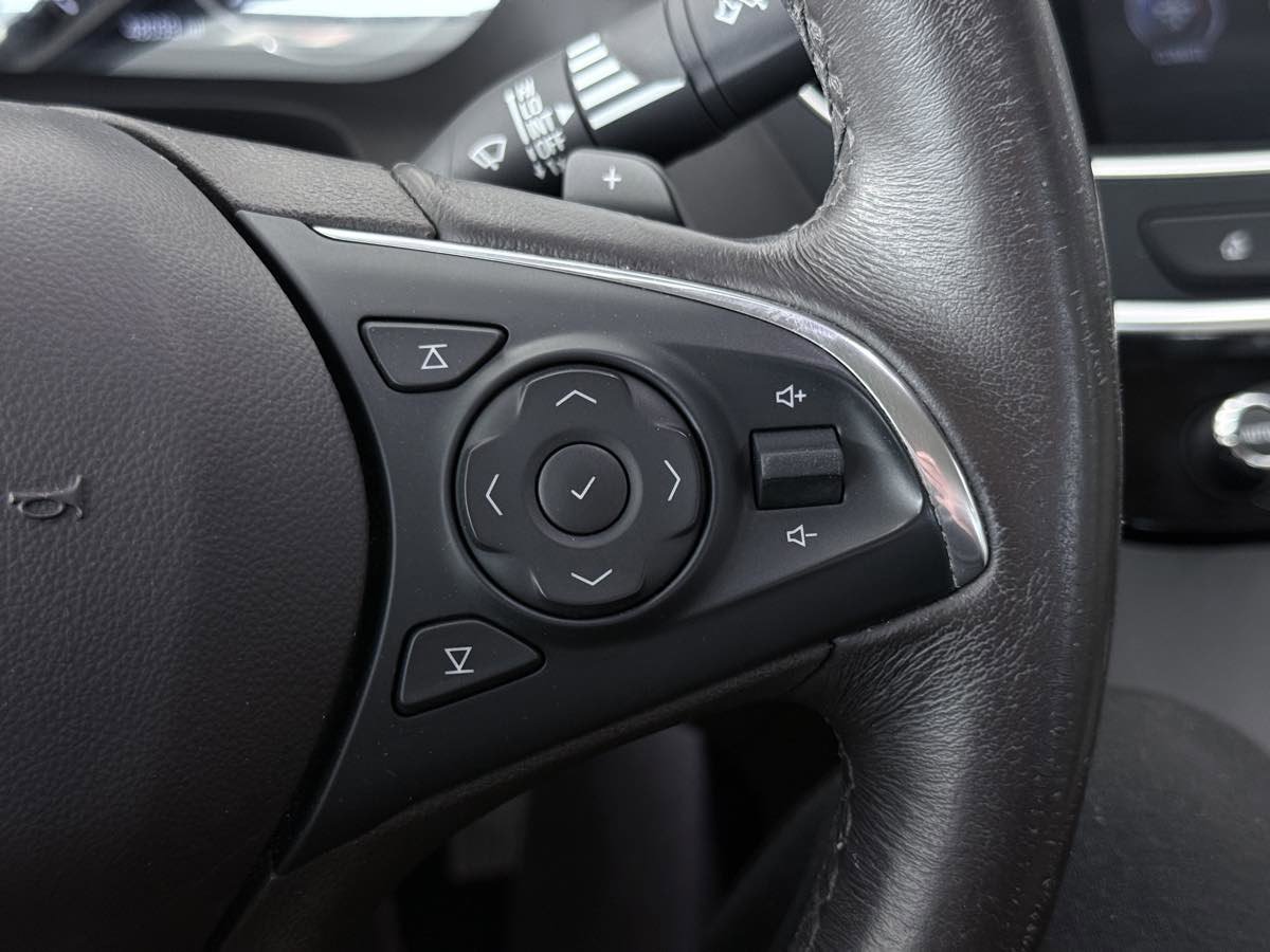 Used 2017 Buick LaCrosse Essence image 45