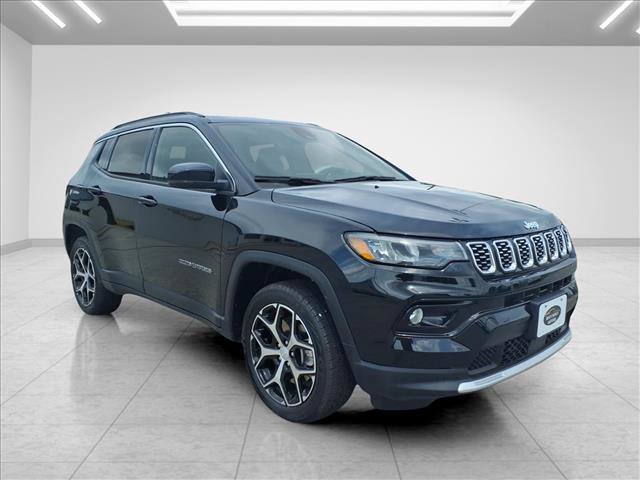 Used 2024 Jeep Compass Limited AWD/4WD image 2