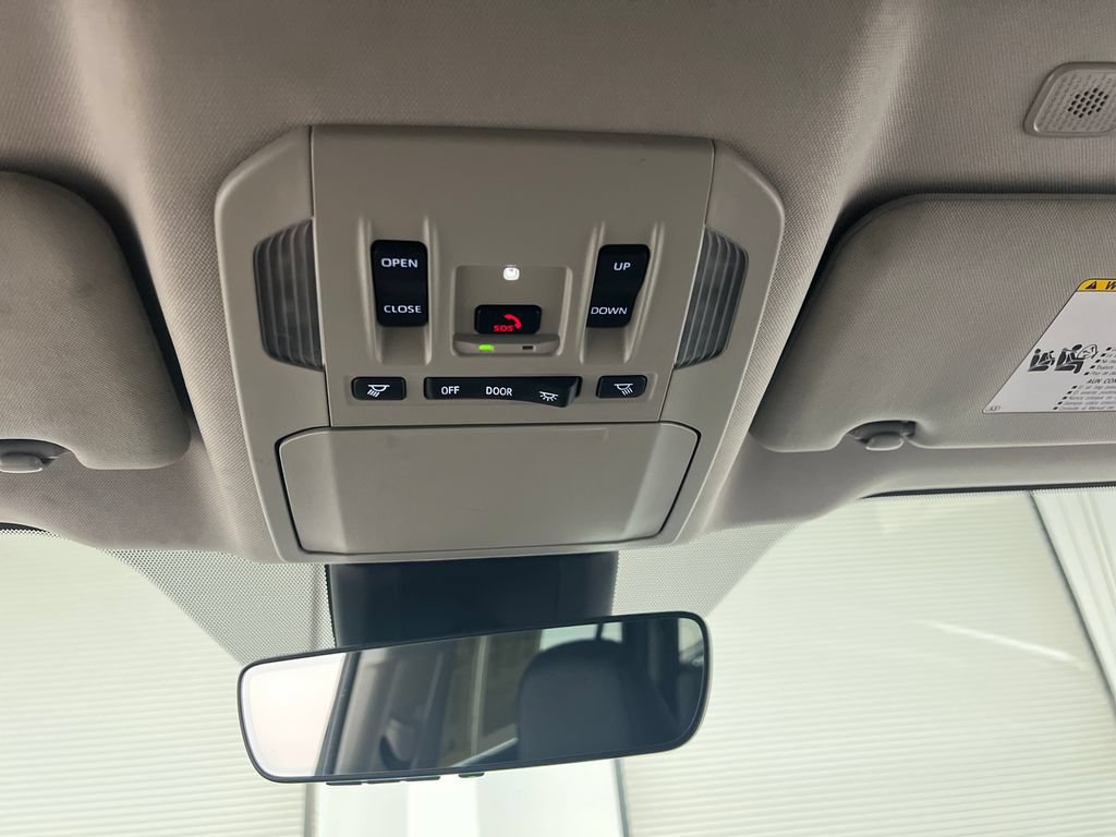 Used 2025 Toyota Highlander XLE FWD image 75