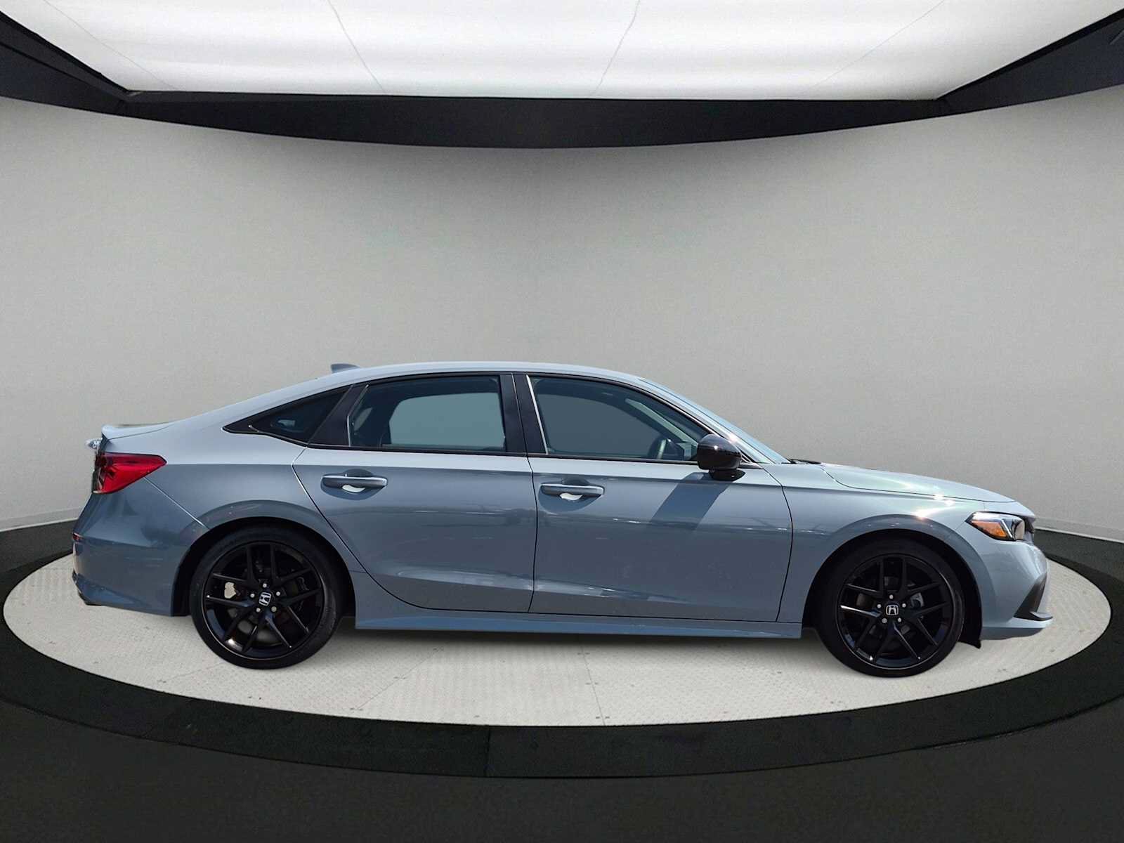 Used 2023 Honda Civic Sport image 9