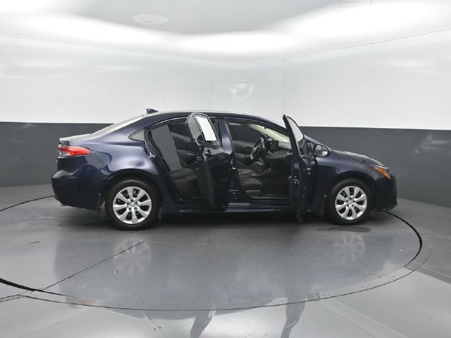 Used 2025 Toyota Corolla LE FWD image 28