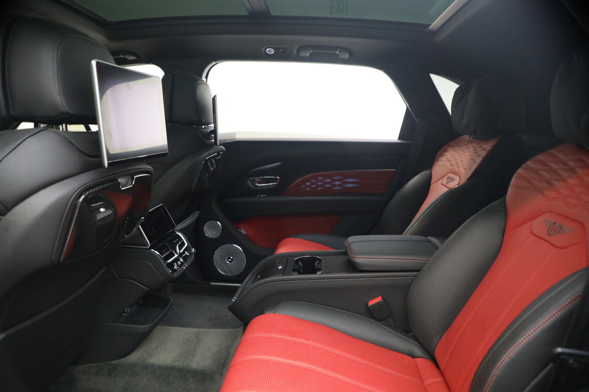 Used 2023 Bentley Bentayga Extended Wheelbase image 25