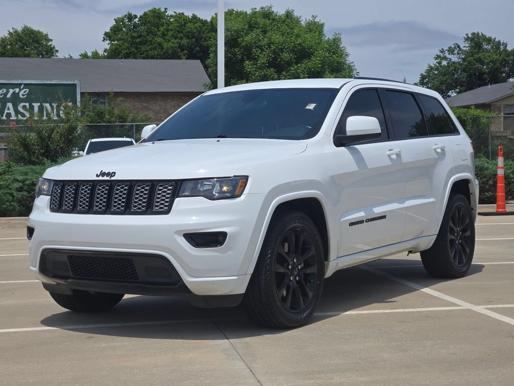 Used 2021 Jeep Grand Cherokee Laredo X RWD image 3