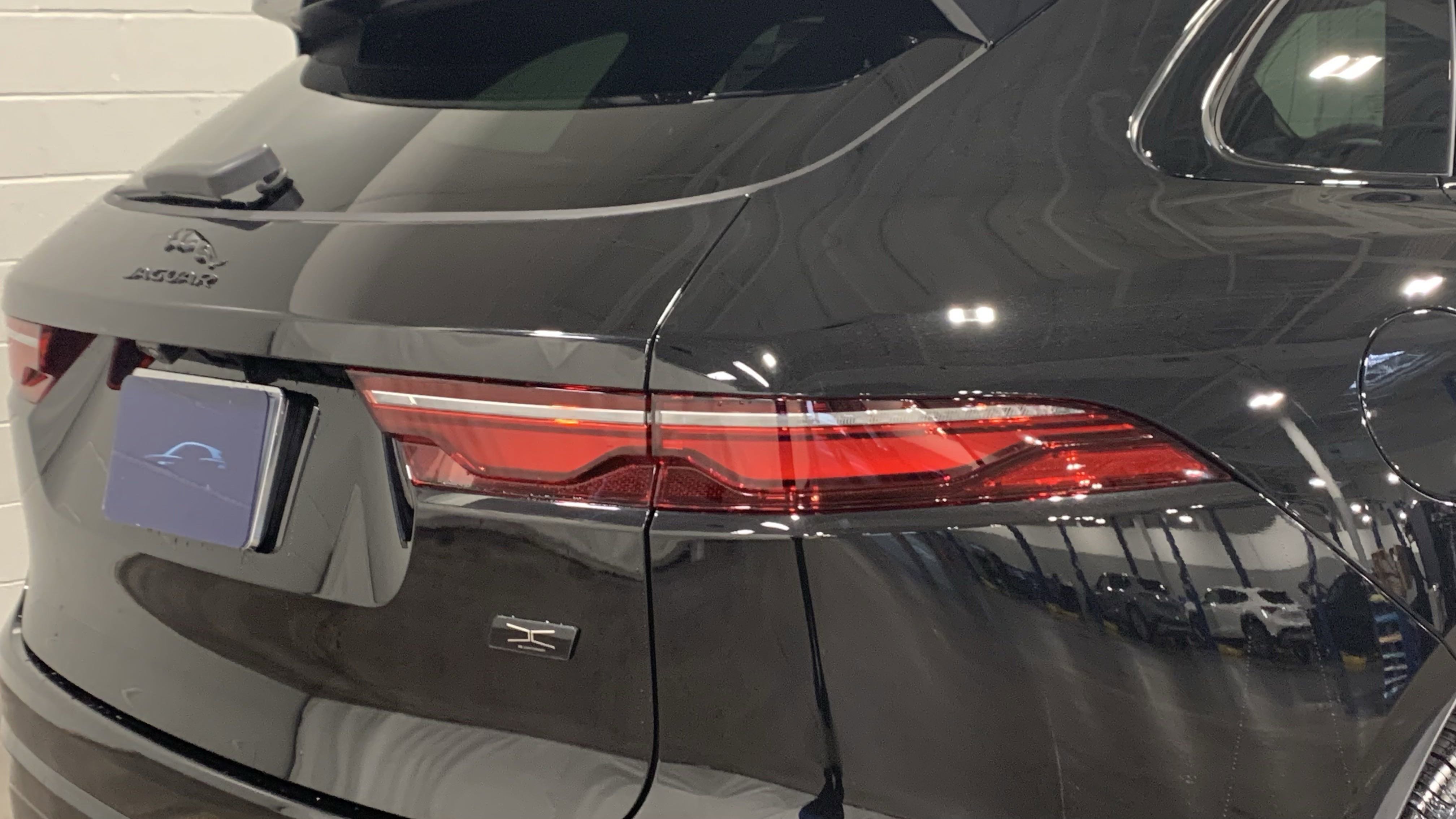 New 2026 Jaguar F-PACE R-Dynamic S image 18