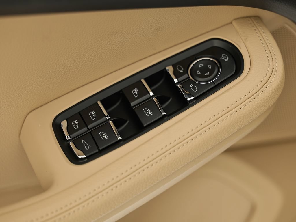 New 2026 Porsche Macan AWD/4WD image 22