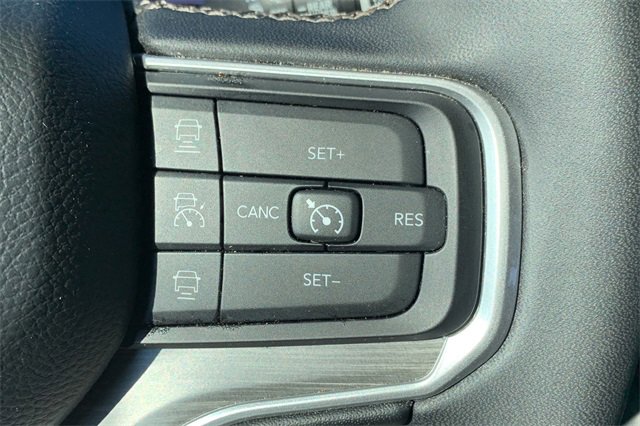 Used 2024 Jeep Wagoneer Series II w/ Flexible Seating Group image 14