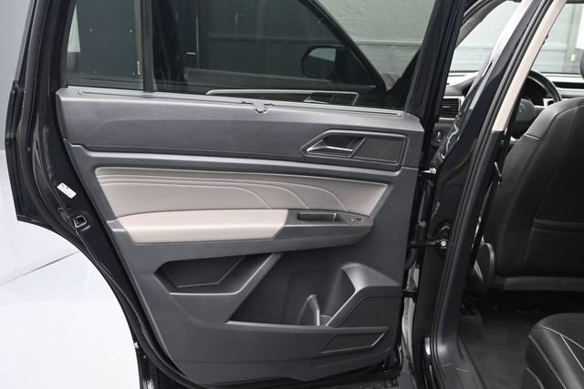 Used 2023 Volkswagen Atlas SE w/ Black Wheel Package FWD image 8