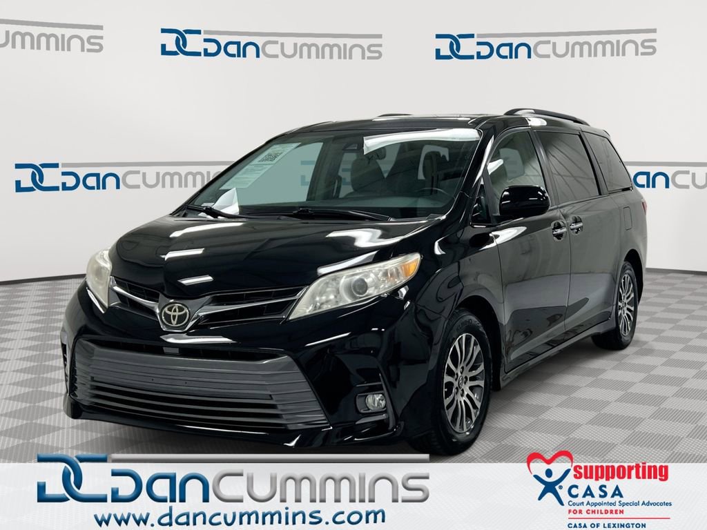 Used 2019 Toyota Sienna XLE image 1