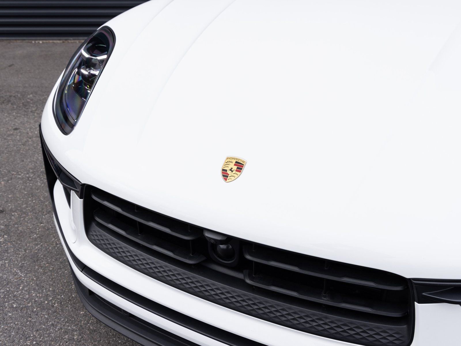 Certified 2024 Porsche Macan image 10