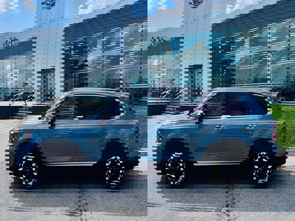 Used 2025 Kia Telluride S AWD/4WD image 3