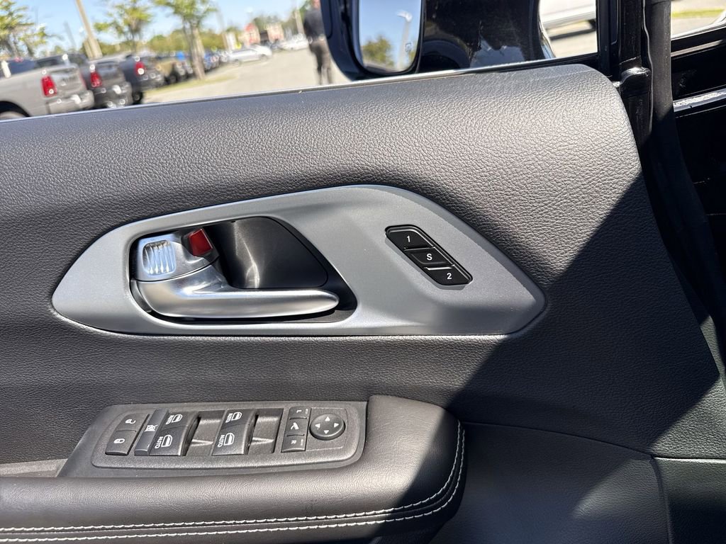 New 2026 Chrysler Pacifica Limited w/ Trailer Tow Group image 12