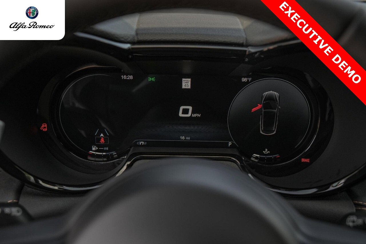 New 2025 Alfa Romeo Tonale w/ Premium Package image 15