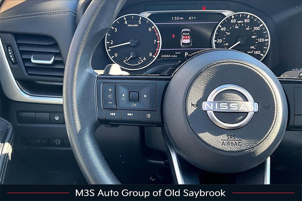 Used 2023 Nissan Rogue SV image 11