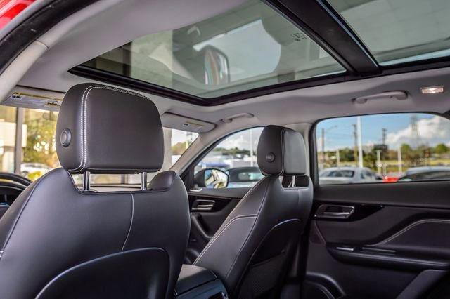 Used 2018 Jaguar F-PACE R-Sport image 41