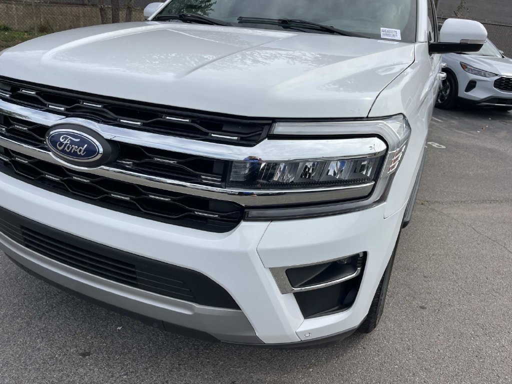 Used 2024 Ford Expedition Limited RWD image 11