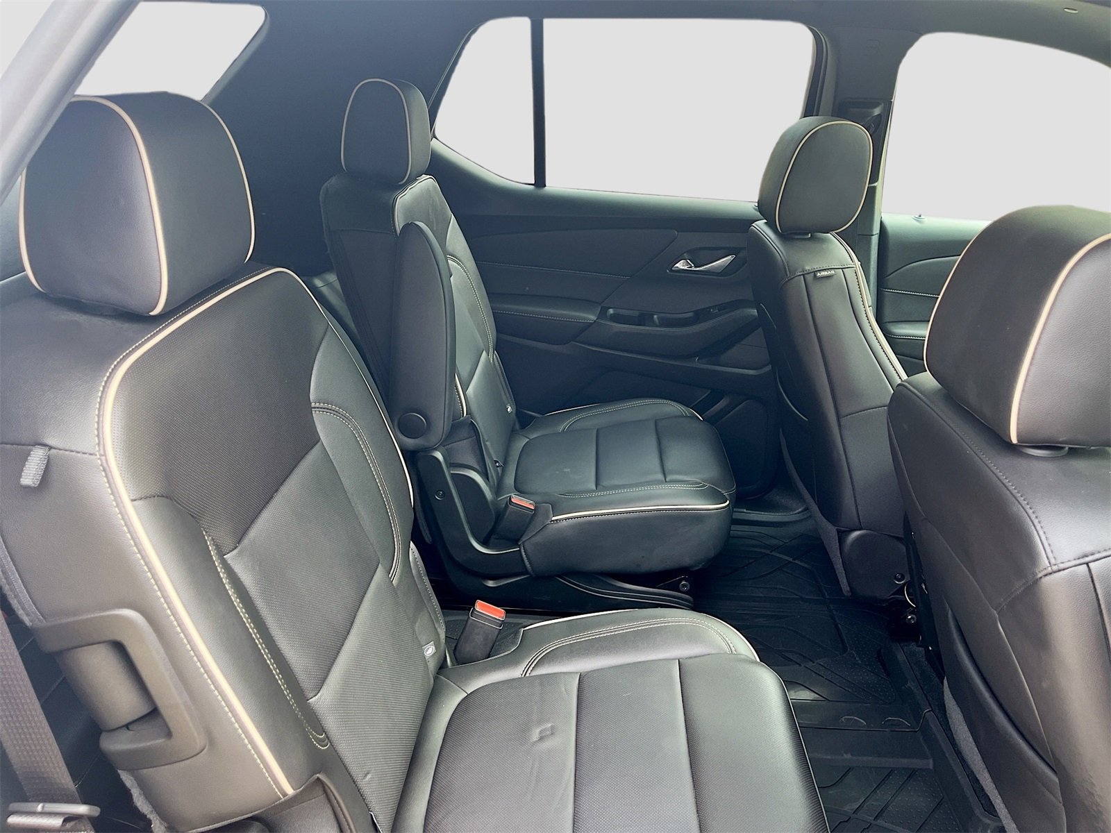 Used 2023 Chevrolet Traverse Premier w/ LPO, Floor Liner Package image 30