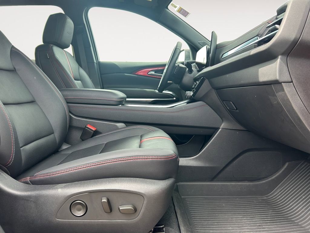 Used 2024 Chevrolet Traverse RS w/ LPO, Floor Liner Package image 10