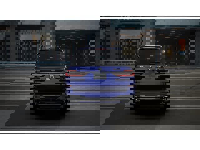 New 2026 BMW X7 M60i image 5