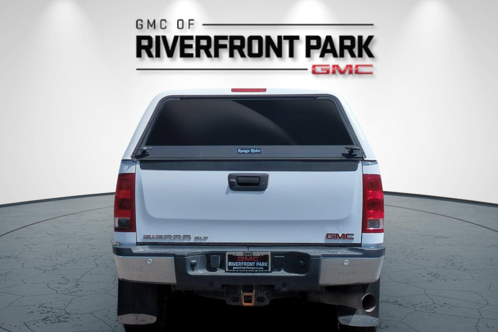 Used 2011 GMC Sierra 2500 SLT w/ SLT Convenience Package AWD/4WD image 4