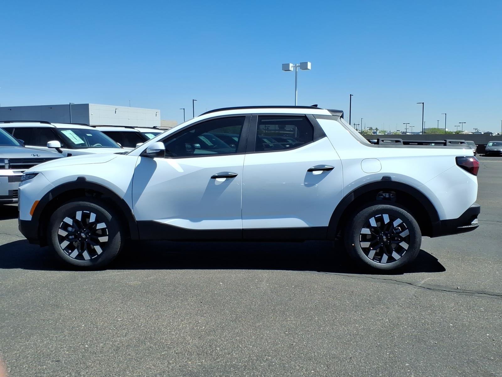 New 2026 Hyundai Santa Cruz SEL FWD image 2